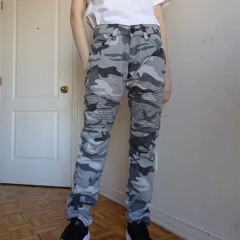 TRUE RELIGION GREY CAMO PANTS